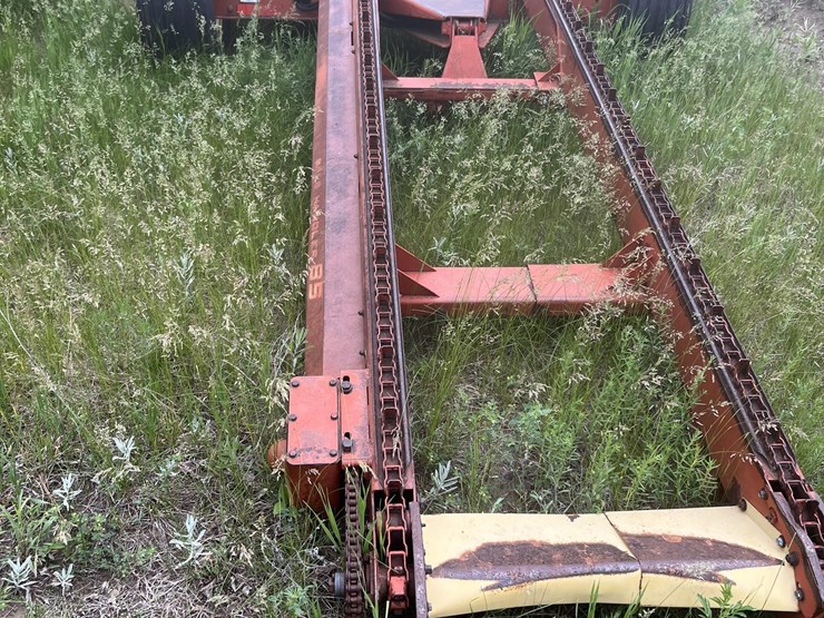 new-holland-85-image-4