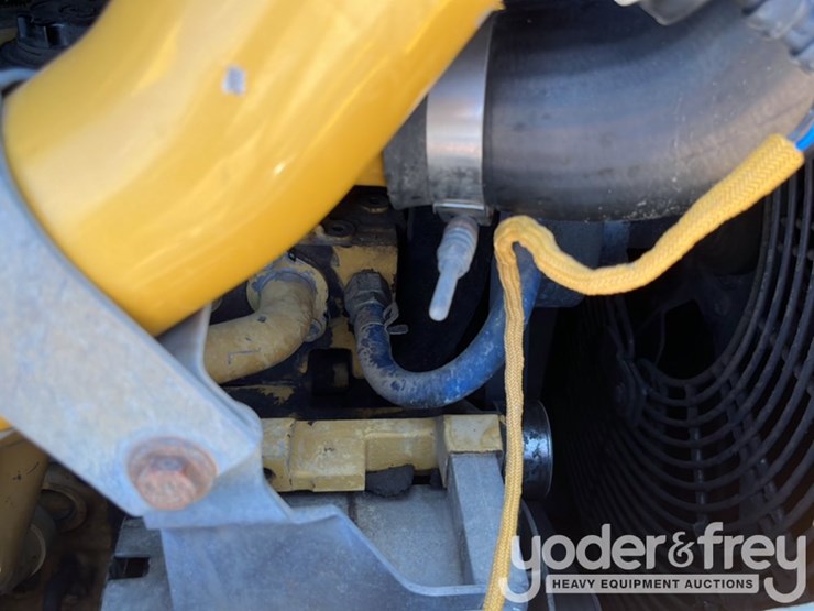 2018-caterpillar-d6n-lgp-image-53