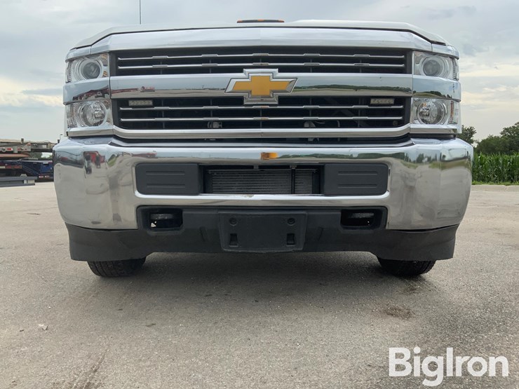 2016-chevrolet-3500-image-9