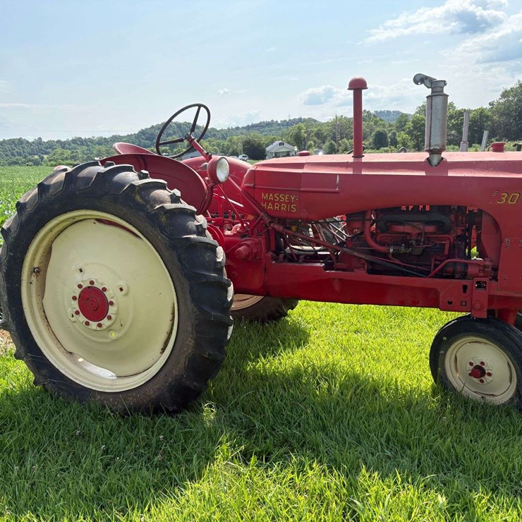 MASSEY-HARRIS 30