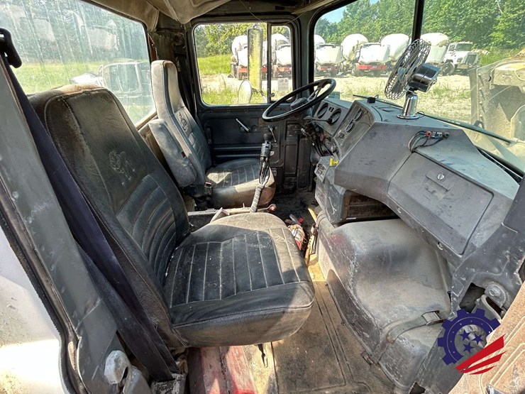 1998-mack-dm690s-image-68