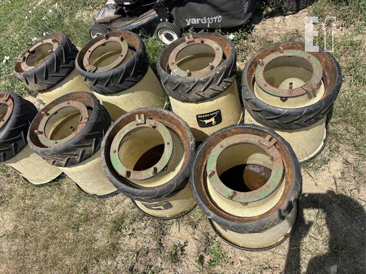 8x-jd-planter-seet-pots-&-closer-wheels-image-2