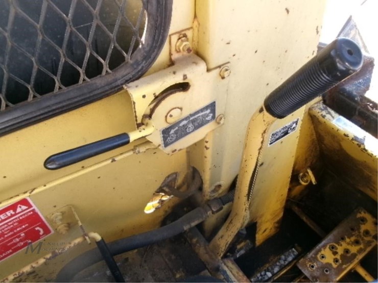 new-holland-l555-image-18