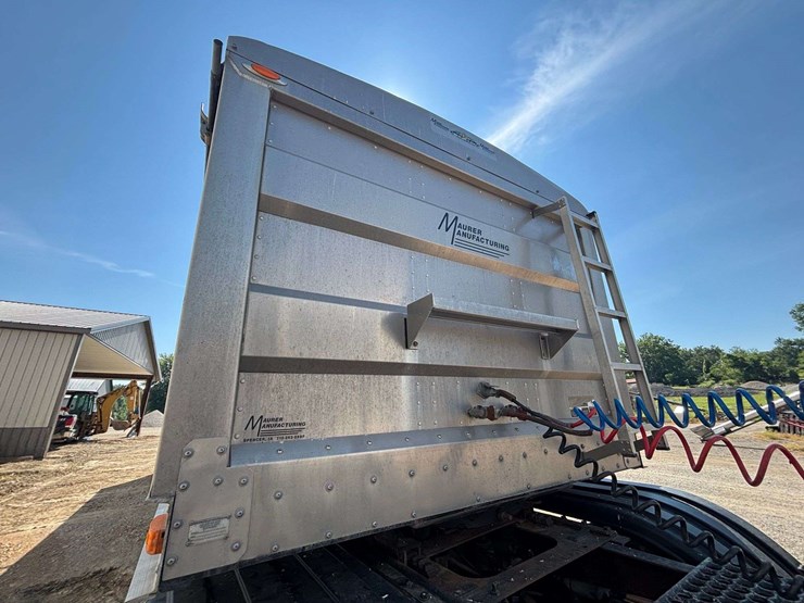 maurer-aluminum-hopper-image-18