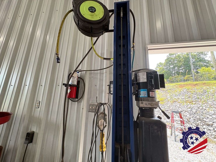 2014-bendpak-hds-14x-14,000-lb.-extended-four-post-vehicle-lift-with-dual-rolling-bridge-jacks-image-29