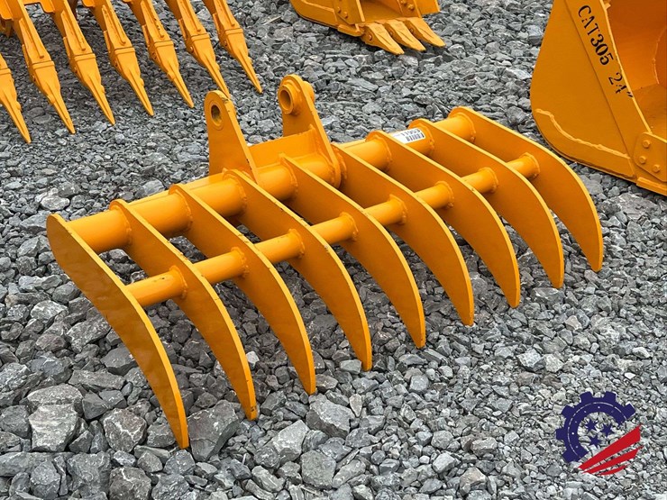 2026-caterpillar-305-image-6