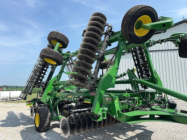 2021-john-deere-2660vt-image-7