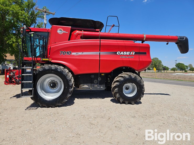 2007-case-ih-7010-image-8