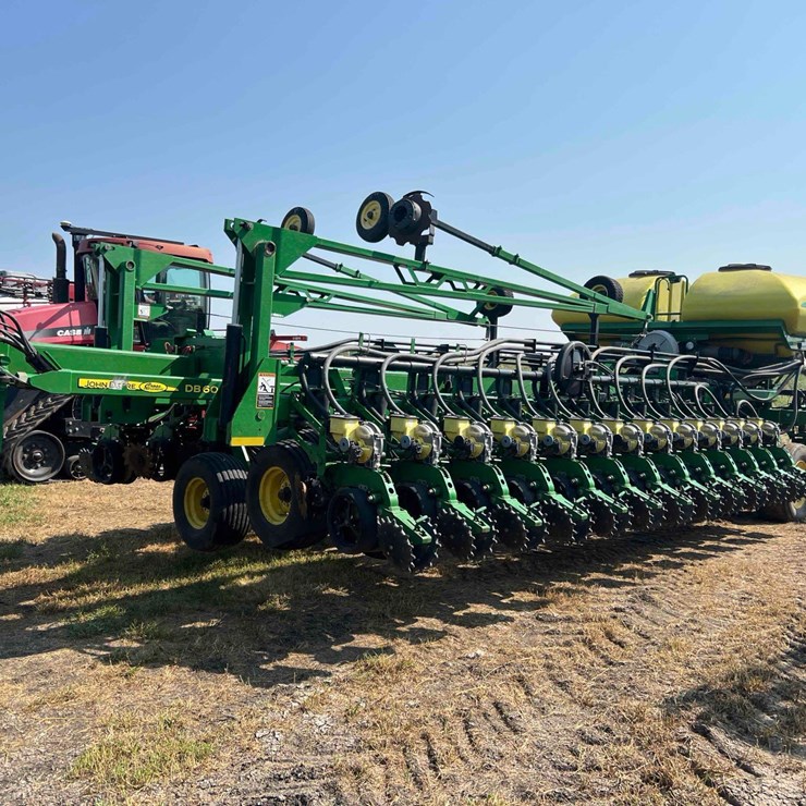 JOHN DEERE DB60