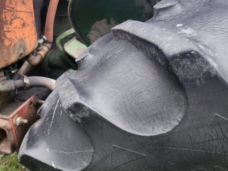 john-deere-4010-image-28