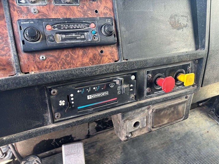 2000-kenworth-t800-image-22