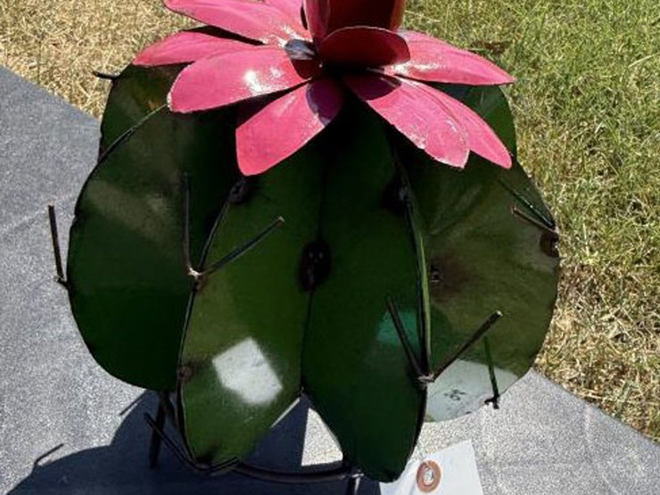 #94-•-metal-art---small-cactus-w/-pink-flower-image-1