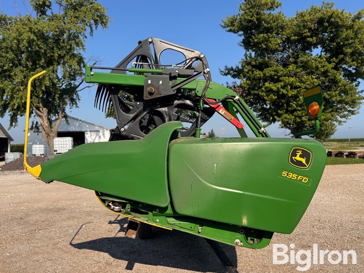 2016-john-deere-635fd-image-20