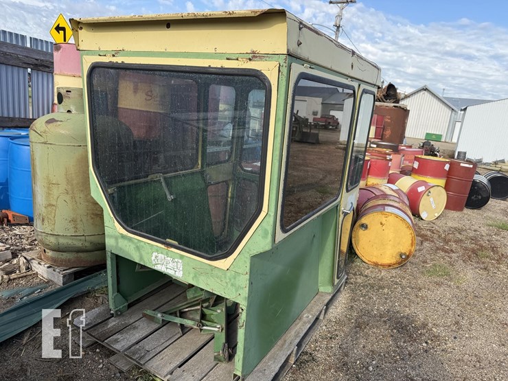 john-deere-3020-image-2