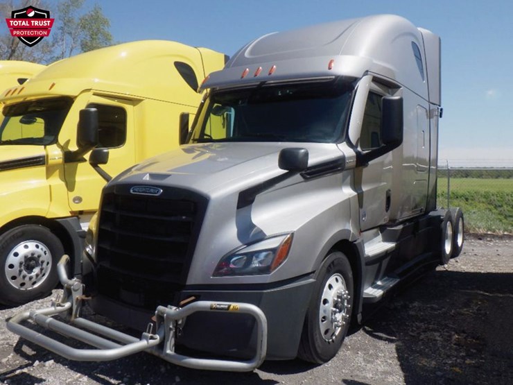 2022-freightliner-cascadia-126-image-1