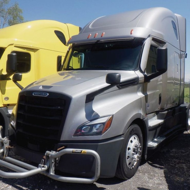 2022 FREIGHTLINER CASCADIA 126