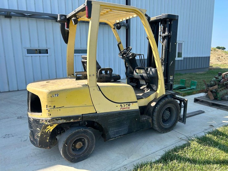 hyster-70-diesel-forklift-image-1