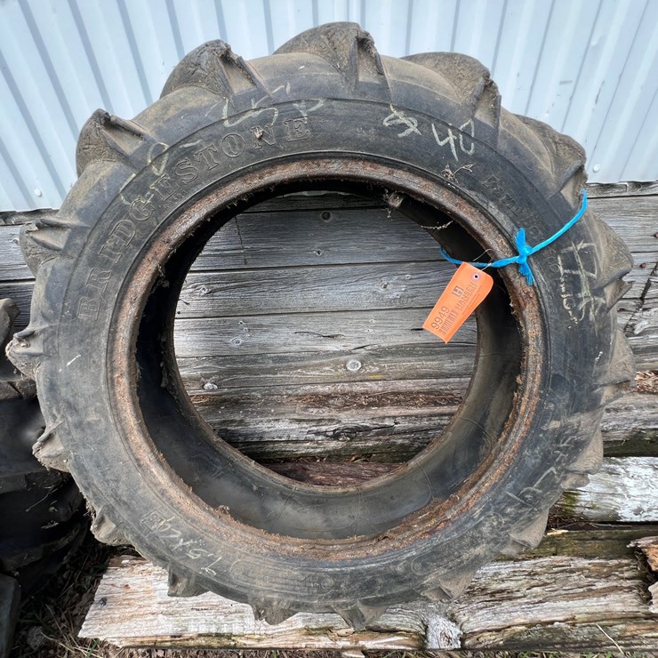 #9949 • (1) Bridgestone Tire
