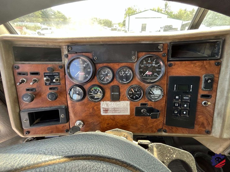 2008-peterbilt-340-image-81