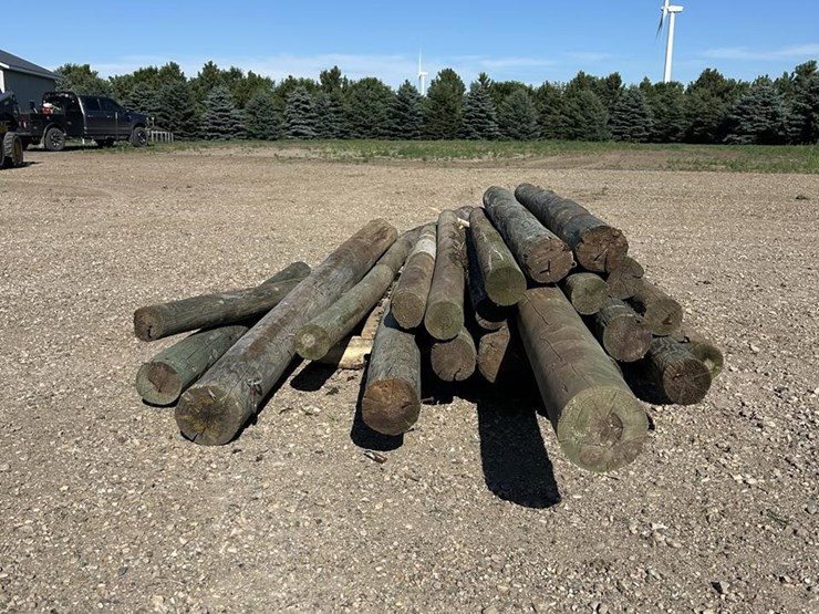 21x-round-wood-poles-image-3