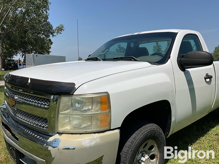 2012-chevrolet-silverado-2500-image-9
