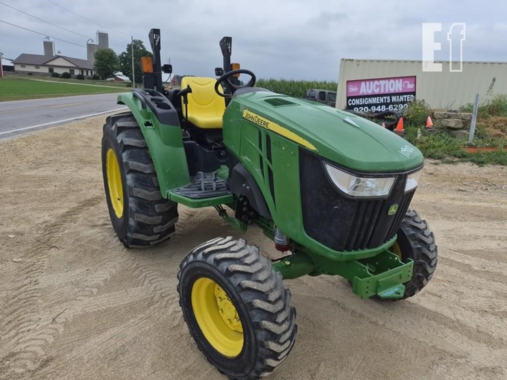 john-deere-4044m-image-4