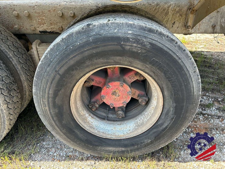 1998-mack-dm690s-image-10