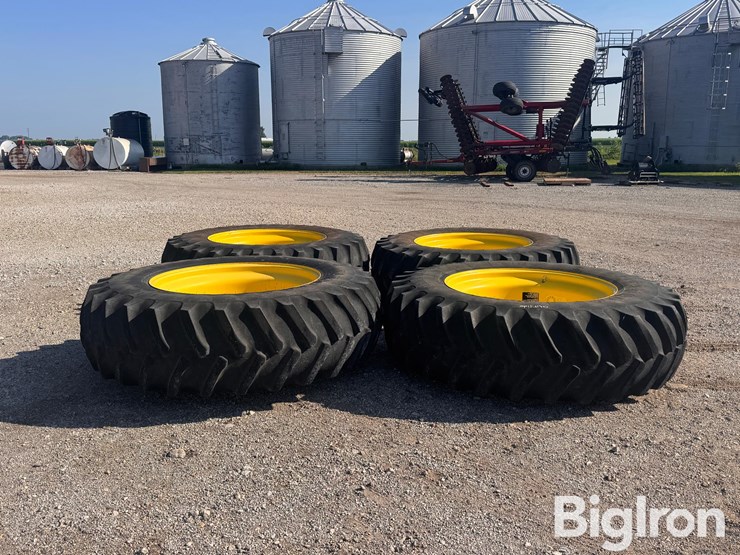 john-deere-2010-image-4