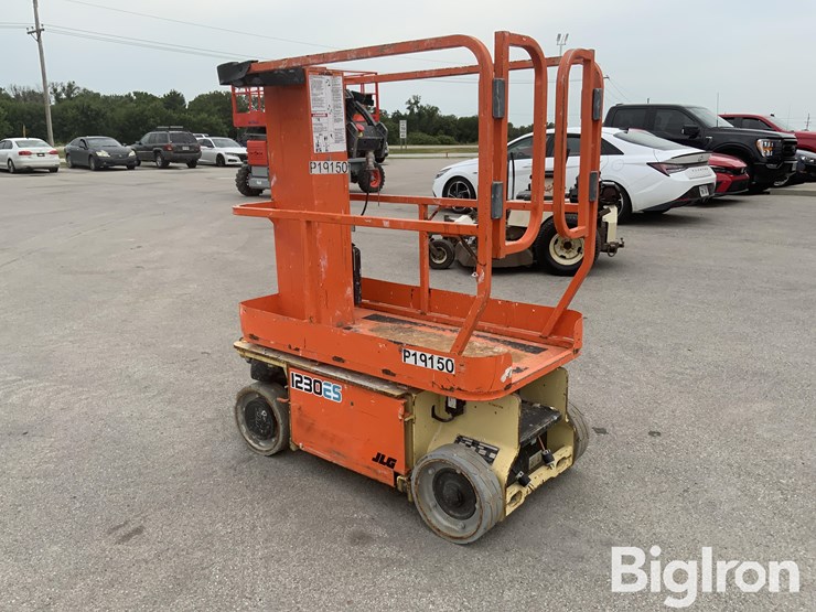 2016-jlg-1230es-image-7