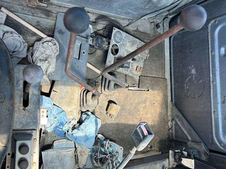 1992-mack-dm600gk-rear-discharge-concrete-mixer-truck-image-91