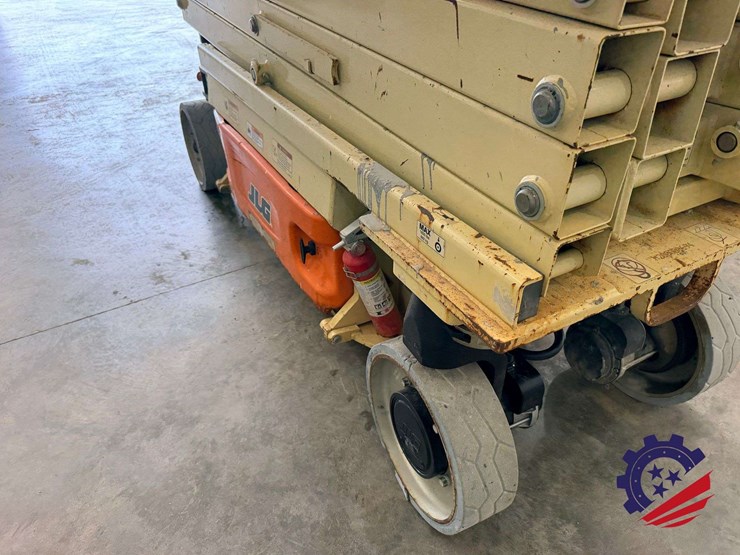 2017-jlg-2632es-image-31