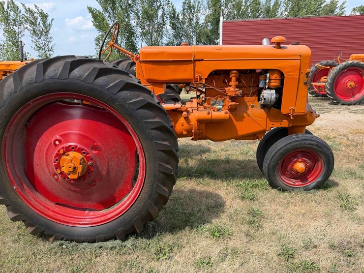 minneapolis-moline--z-tractor-image-6