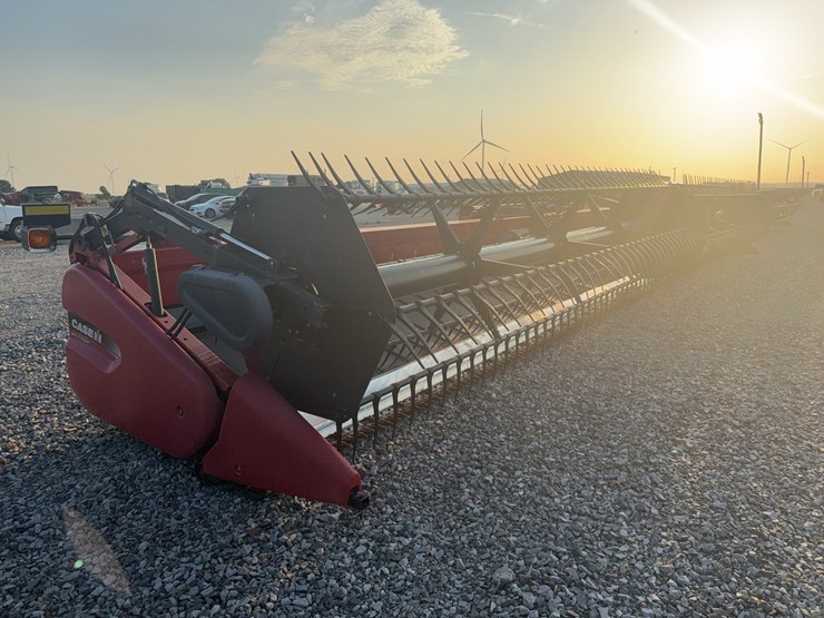2014-case-ih-3162-image-64
