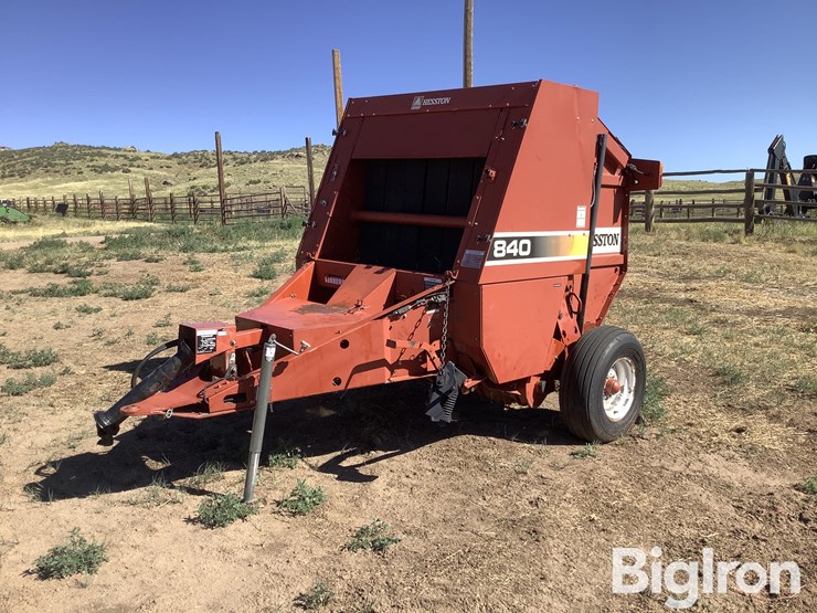 hesston-840-image-1