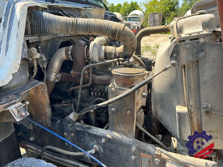 1992-mack-dm600gk-rear-discharge-concrete-mixer-truck-image-63