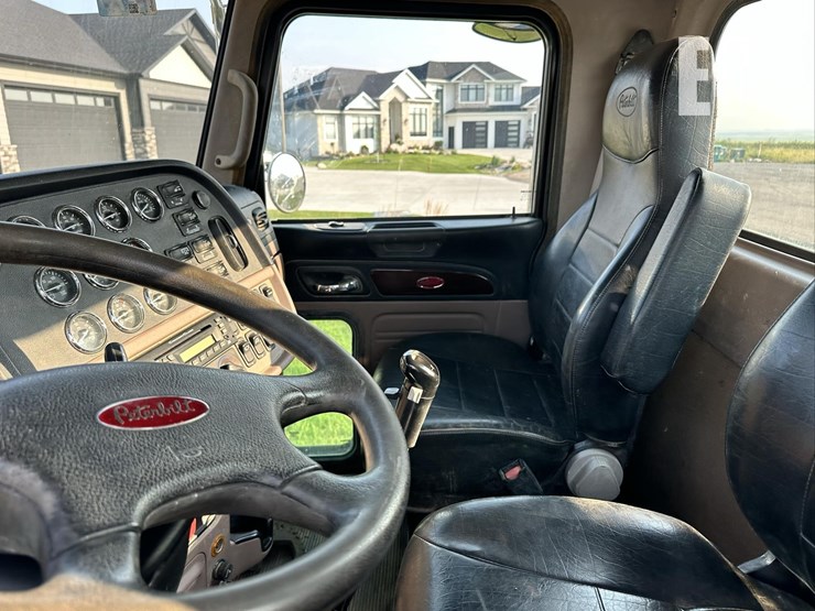 2012-peterbilt-386-image-44