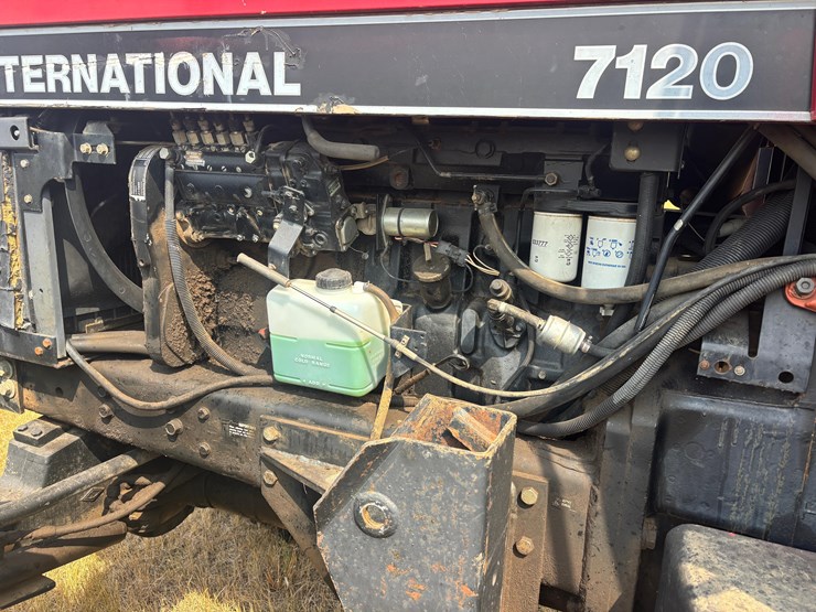 1993-case-7120-tractor-image-9