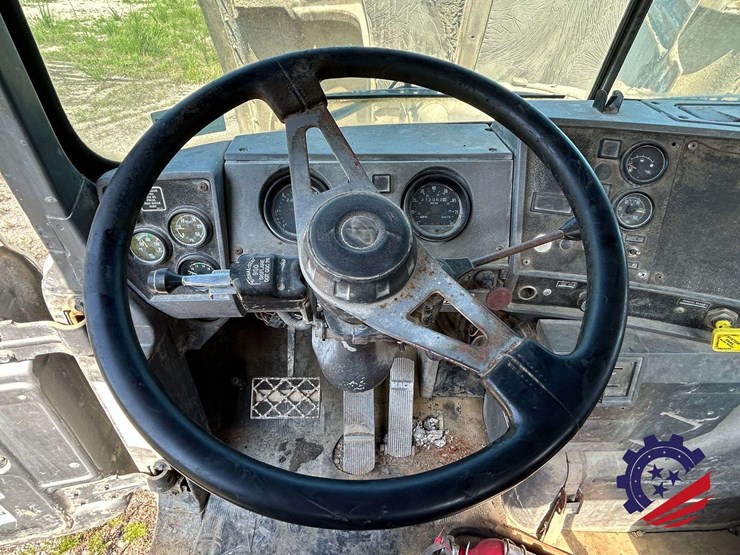 1998-mack-dm690s-image-83