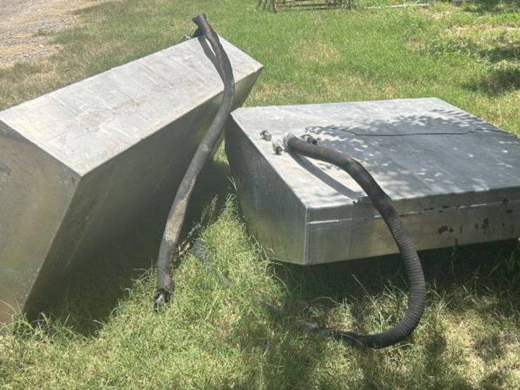 #77-•-(2)-afp-aluminum-boat-fuel-tanks---87-gallons-each-image-2
