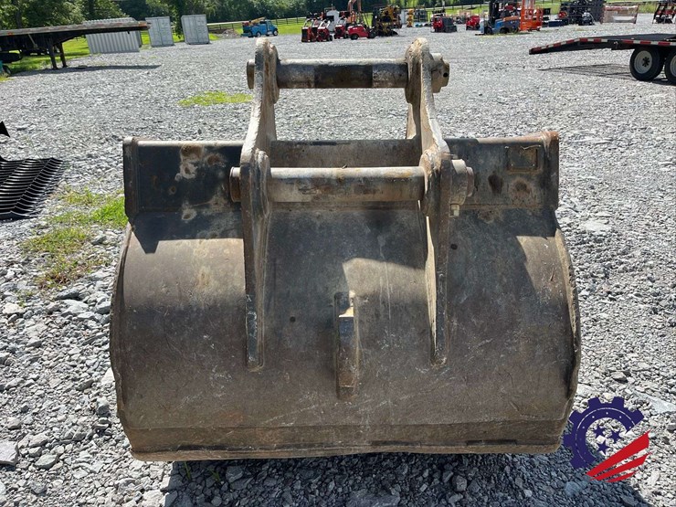 wb-54”-bucket-w/-teeth-image-8
