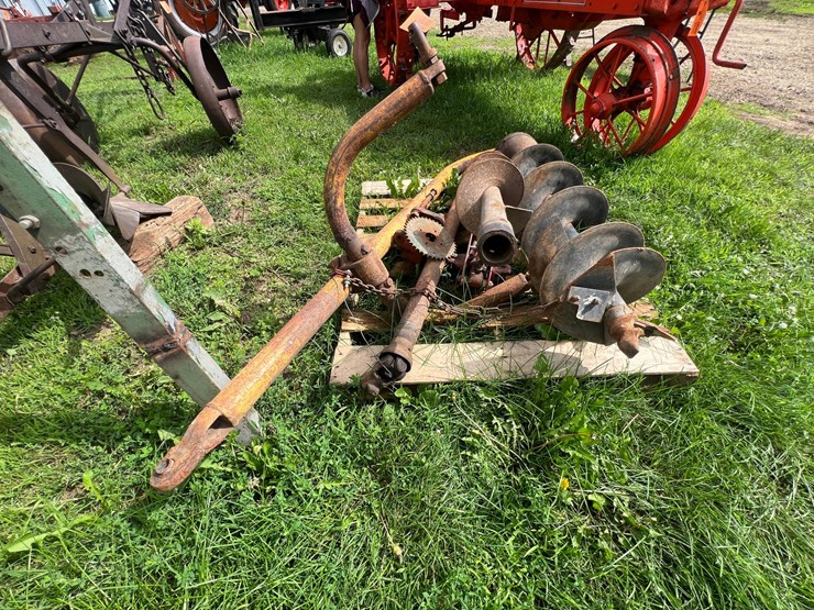 #9926-•-post-hole-digger-for-tractor-with-extra-auger-image-4