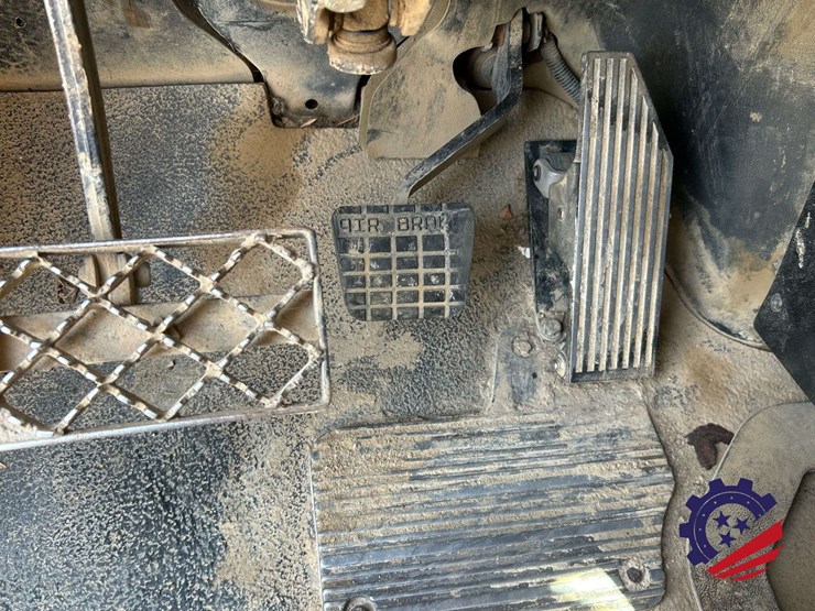 2007-mack-granite-cv713-image-80