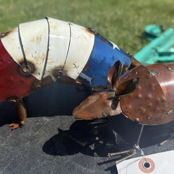 #122 • Metal Art - (2) Small Armadillos (Texas & Brown)
