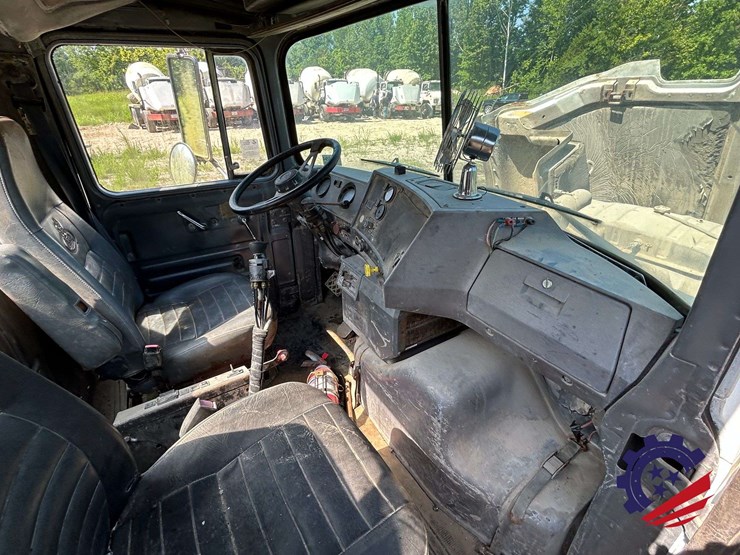1998-mack-dm690s-image-71