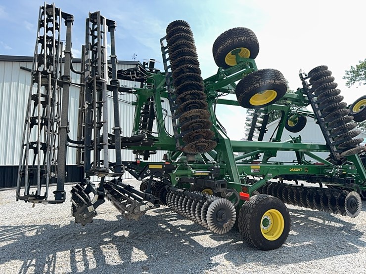 2021-john-deere-2660vt-image-5