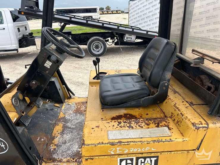 1992-caterpillar-vc110f-11,000lb-diesel-forklift-image-16