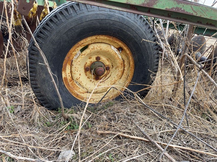 john-deere-11-image-12