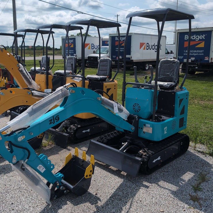ZJG Mini Excavator ZJ-12 (BLUE) - Battery Shut Off Switch Damaged Please review Photos