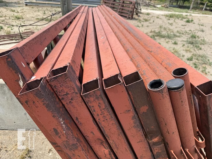 (11)-sturdi-feed-thru-fencing-panels-8265-image-4