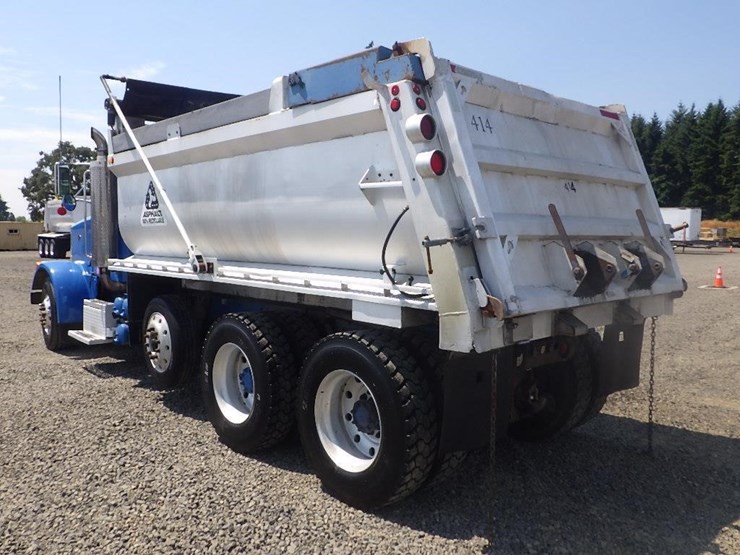 2004-peterbilt-378-image-7